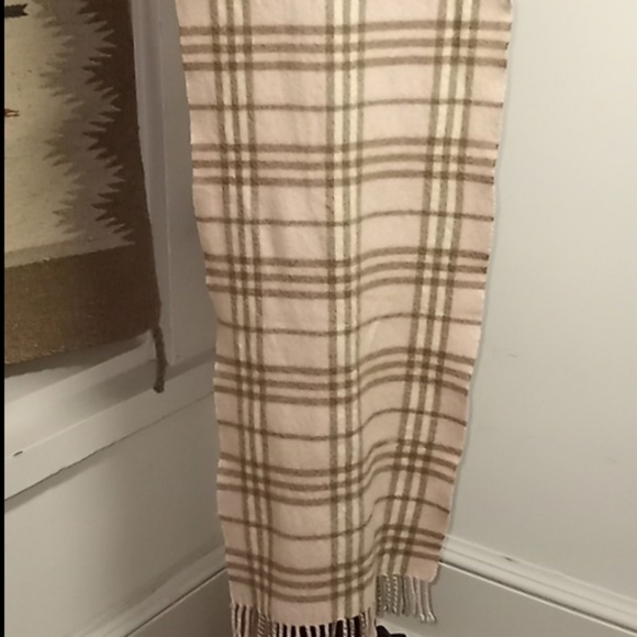 Authentic Burberry London  CASHMERE Pink Tan Novacheck Scarf w Fringe VINTAGE - Picture 9 of 10